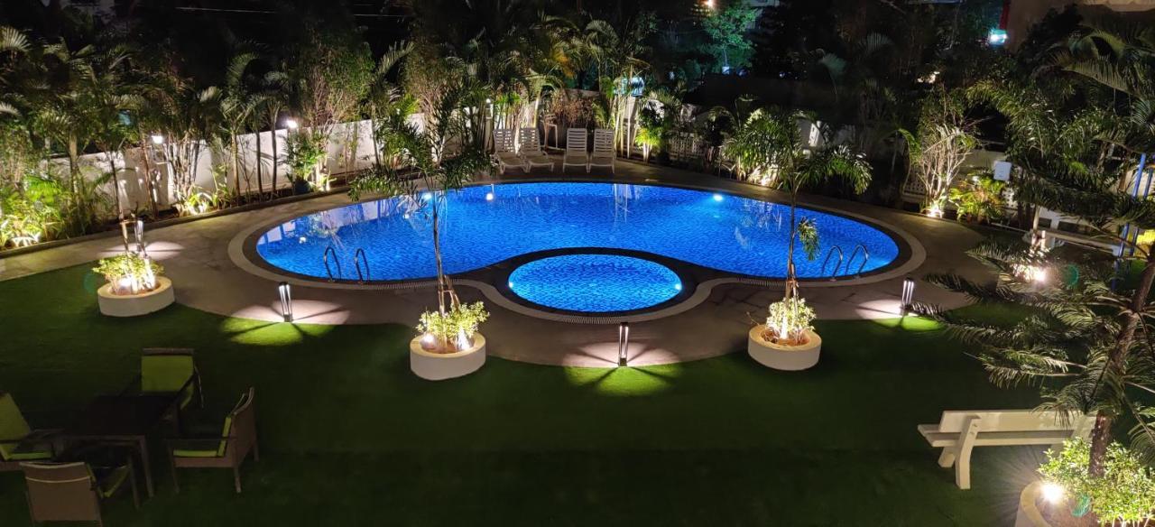 Meritas Adore Resort Lonavala Exterior foto